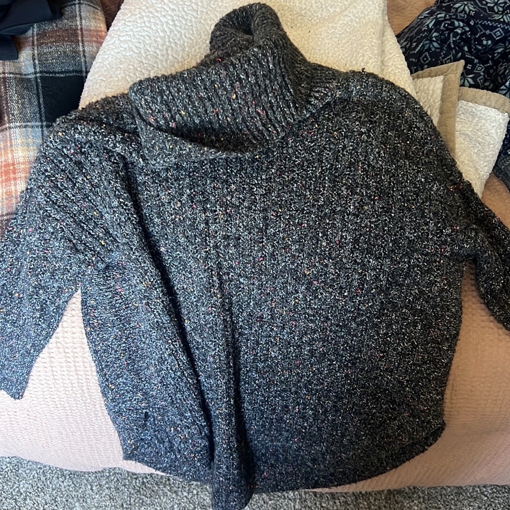 Express - turtle neck sweater - multi colored - half sleeves - size small - Picture 2 of 2
